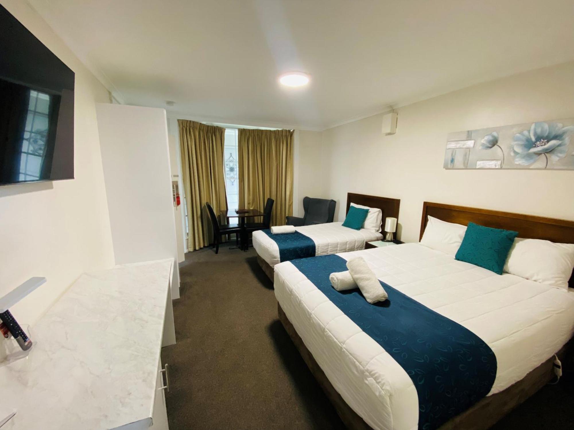 Colonial Lodge Motor Inn แยส ภายนอก รูปภาพ