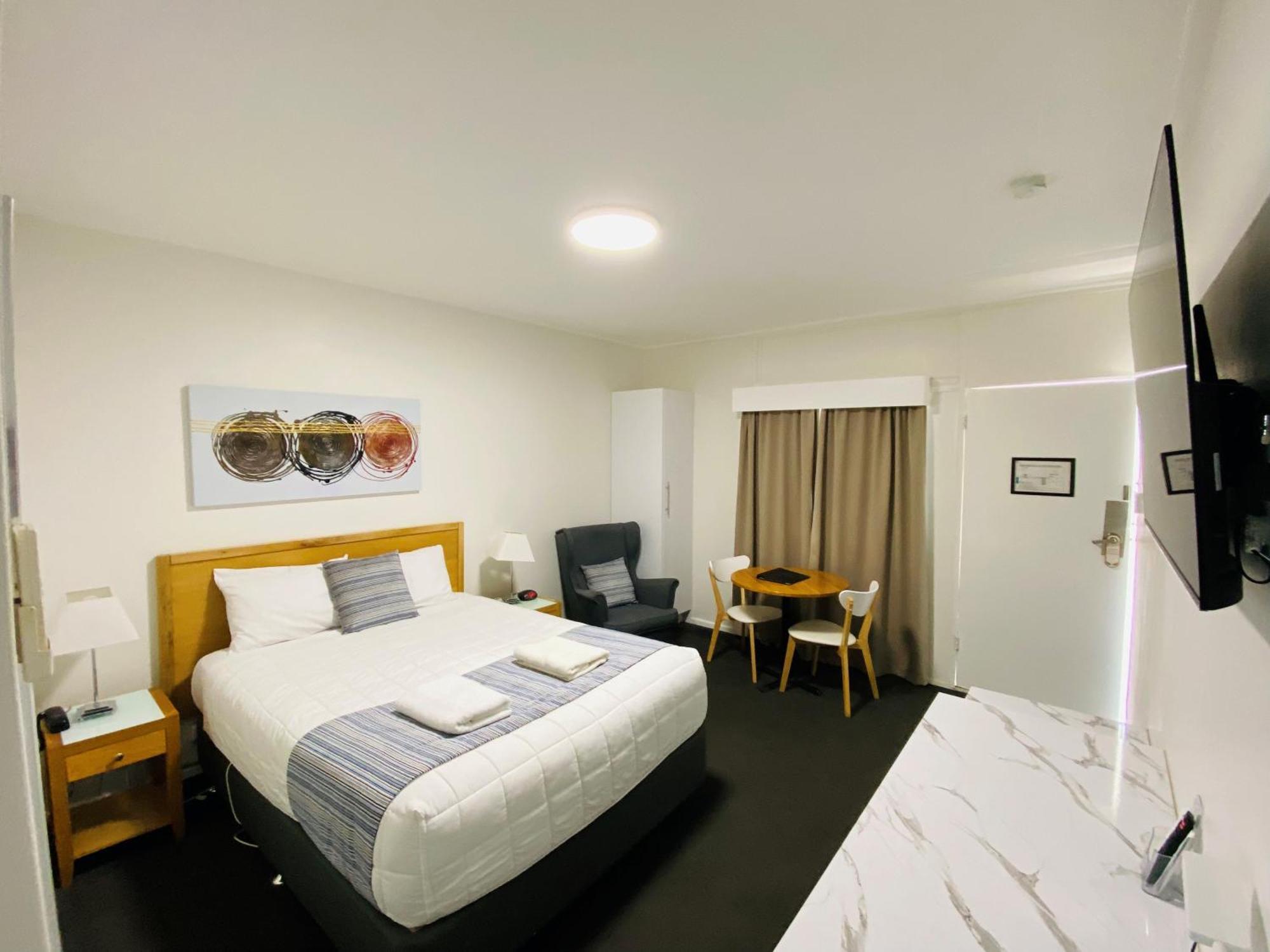 Colonial Lodge Motor Inn แยส ภายนอก รูปภาพ
